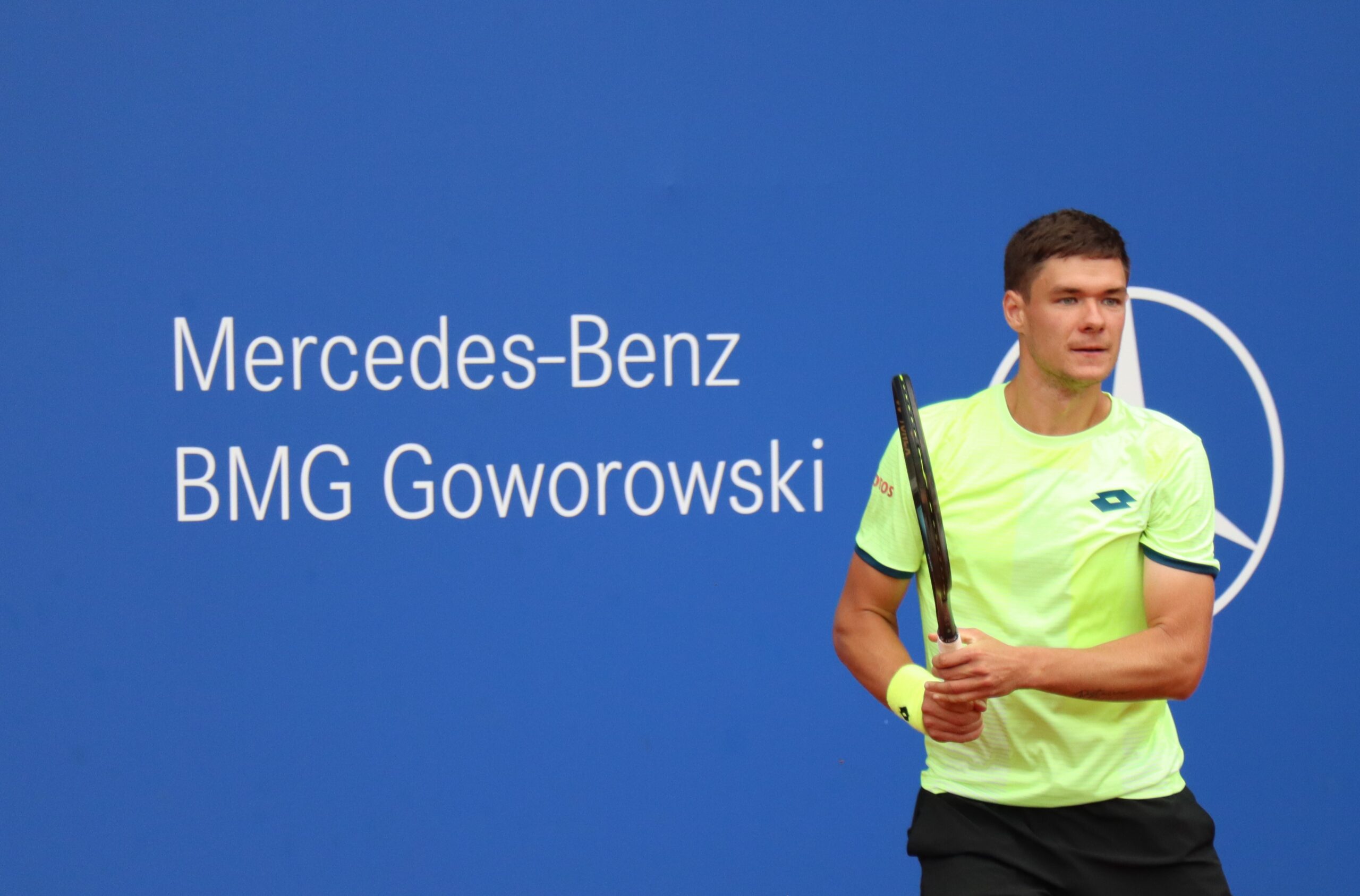 Esvelo 96. NMP – kontuzja Majchrzaka, wygrane faworytów